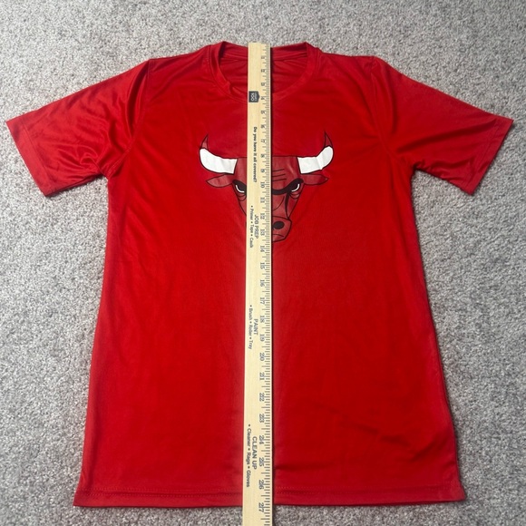 NBA like new red boys Chicago bulls shirt - Picture 4 of 5